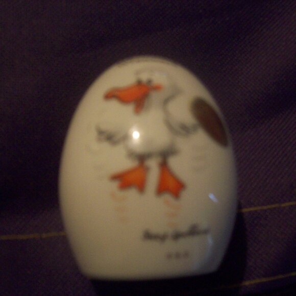 Suzy's Zoo Enesco Ceramic Egg Figure Wheeeeee!!!! by Suzy Spafford dated 1976- - Picture 4 of 5